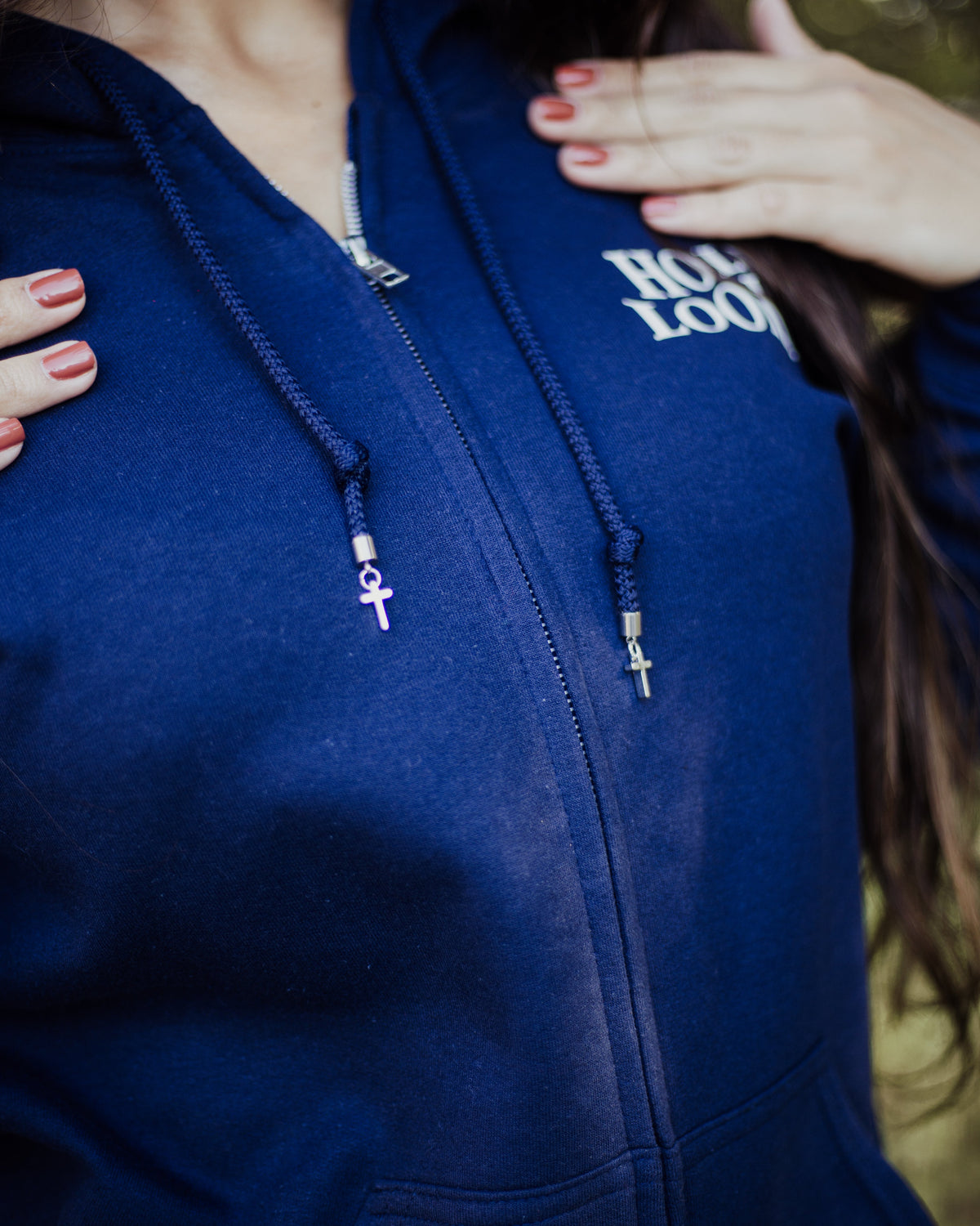 Sudadera con capucha Granate "Dios no ha terminado"