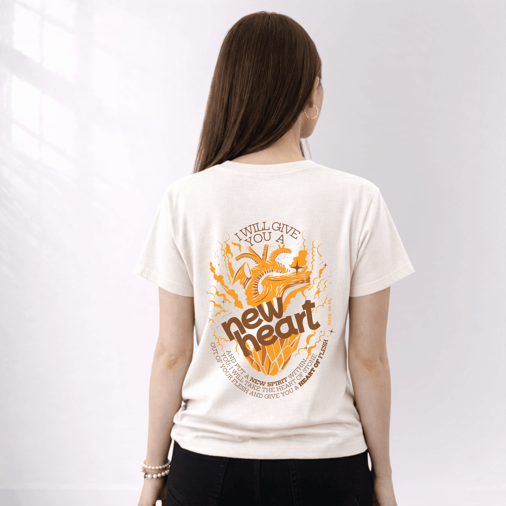 New Heart & Spirit Tee - Holy Looks